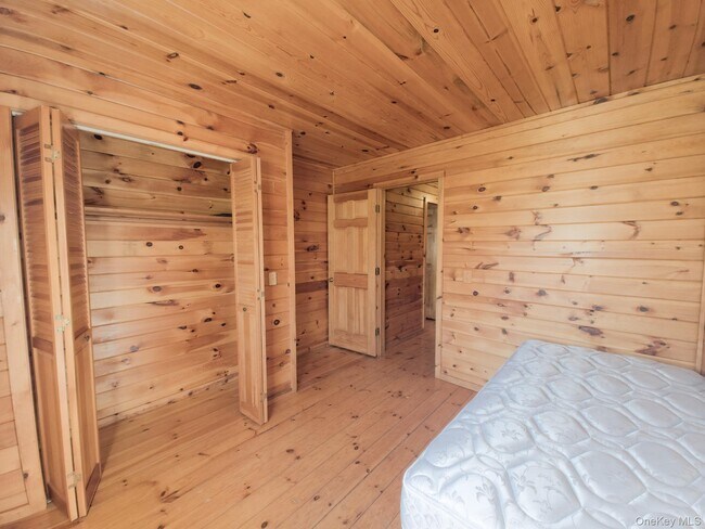 Building Photo - 618 Clapp Hill Rd