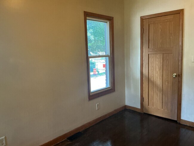 Building Photo - 3133 W Clybourn St