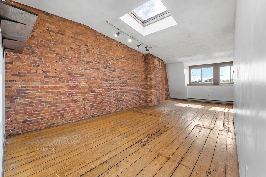 Building Photo - 660 Tremont St