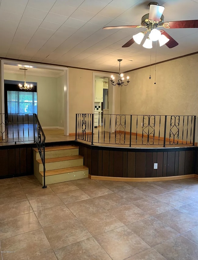 Building Photo - Spacious 4 Bed 2.5 Bath Home with 2-Car Garage & Fenced Yard in Jacksonville, FL