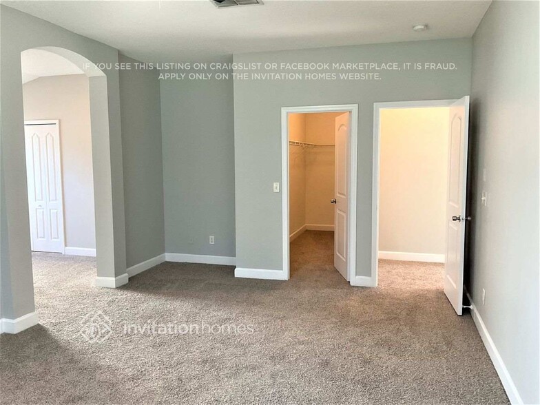 Building Photo - 14745 Falling Waters Dr