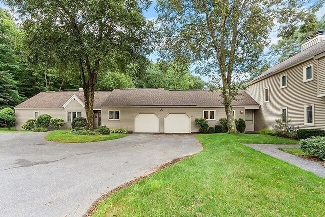 Building Photo - 5 Daybreak