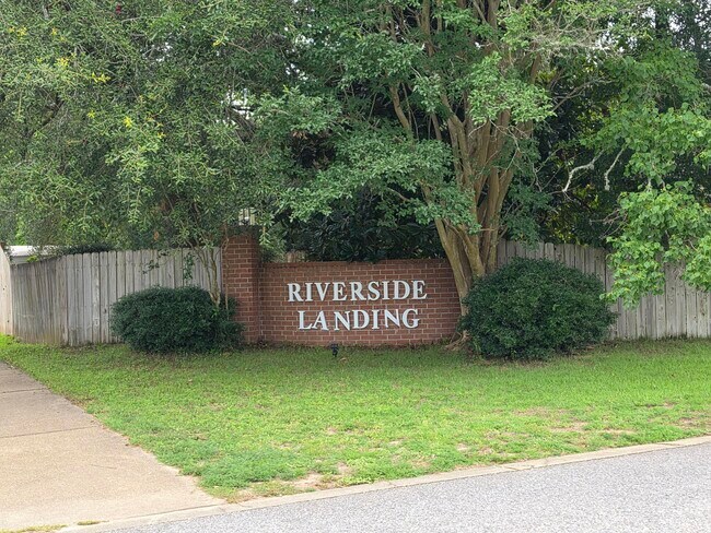 Building Photo - 2789 Riverside Landing Dr