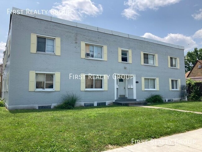 Primary Photo - 16 W. Maplewood-Apt. 1