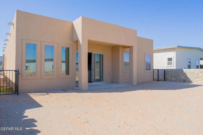 Building Photo - 14937 Tierra Mirage Ave