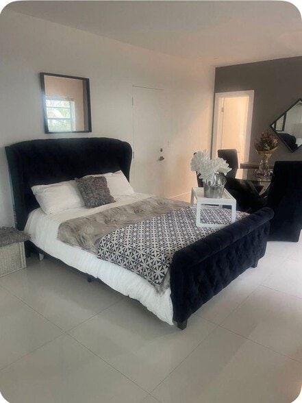 Building Photo - 1604 Drexel Ave