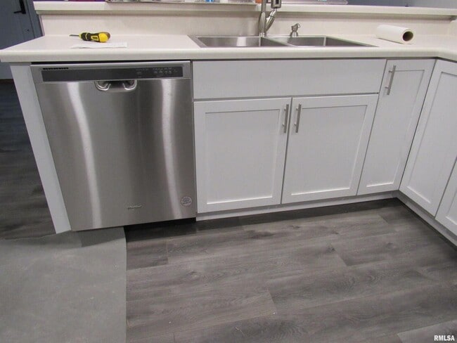 Building Photo - 240 5th St E