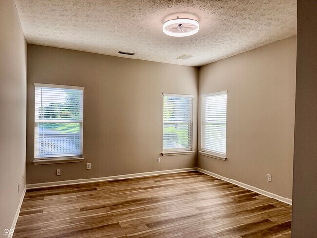 Building Photo - 13926 Forum Meadows Dr