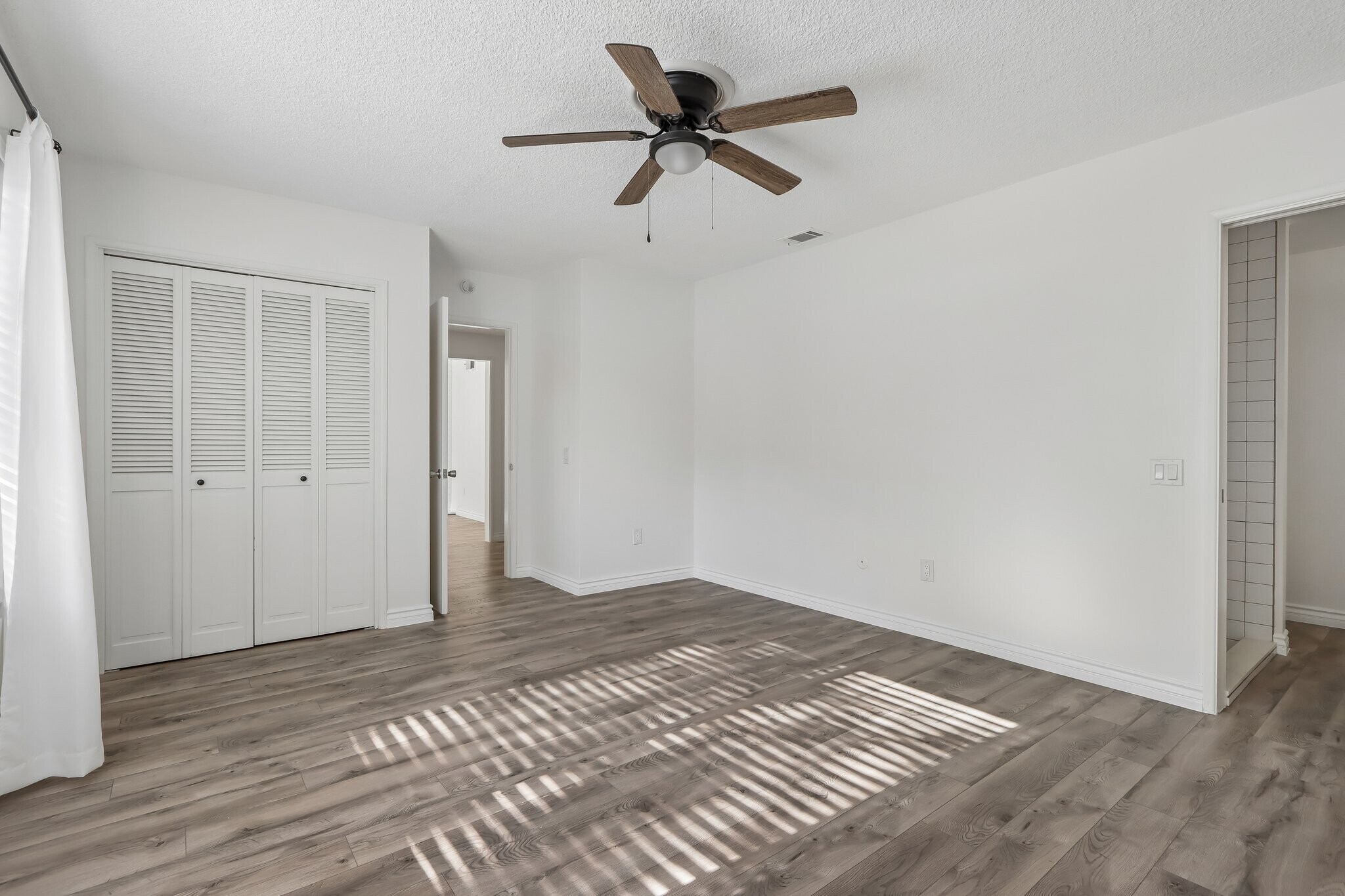 Building Photo - 1184 Lyndhurst Dr