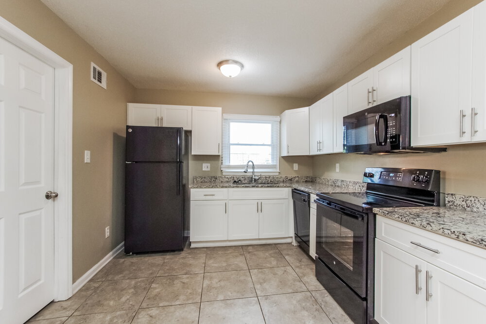 Building Photo - 2010 Longdale Dr