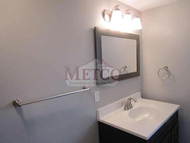 Building Photo - 09601