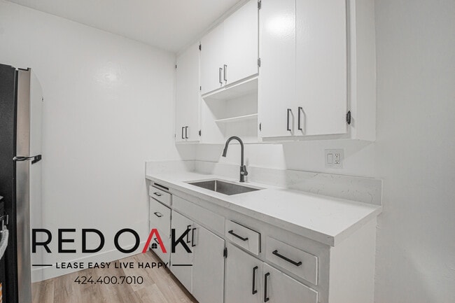 Building Photo - 230 N Grand Ave