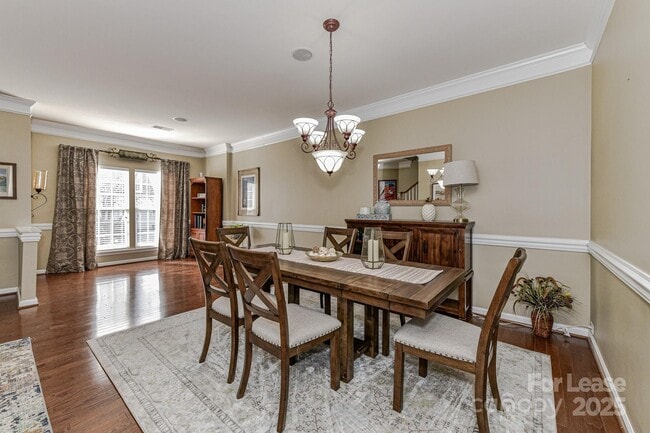 Building Photo - 9625 Sunset Grove Dr