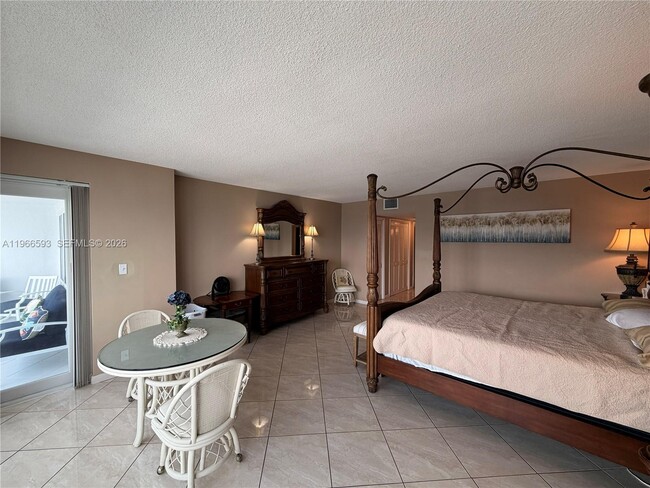 Building Photo - 4100 Galt Ocean Dr