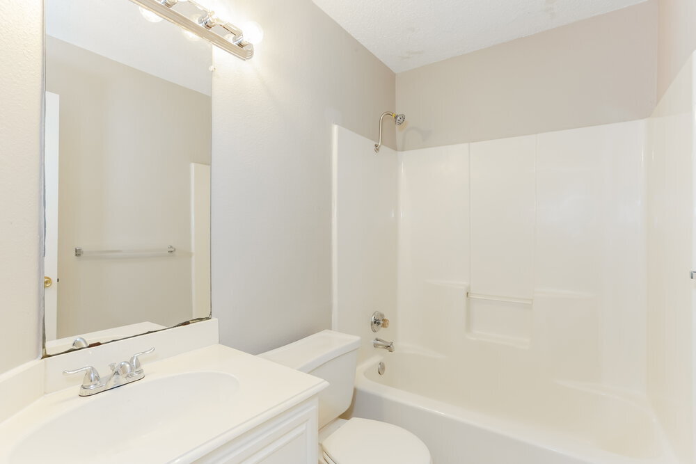 Building Photo - 1211 Old Knoll Dr