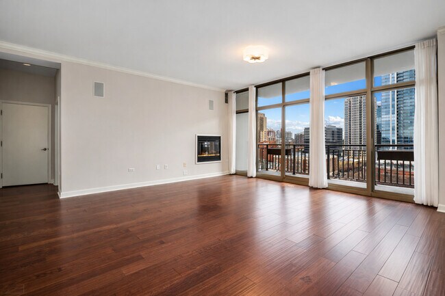 Building Photo - 1335 S Prairie Ave