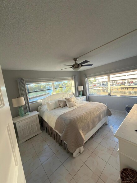 Building Photo - 450 Paradise Isle Blvd