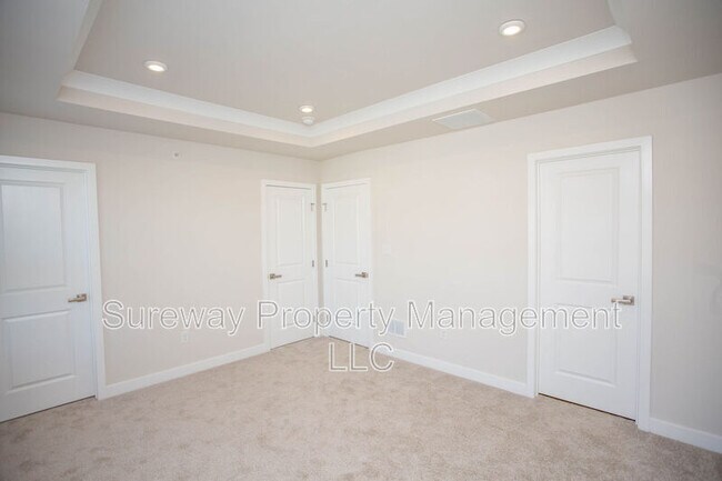 Building Photo - 8 Foxwood Dr