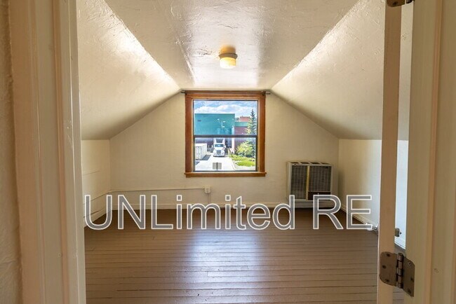 Building Photo - 306 S Humphreys St