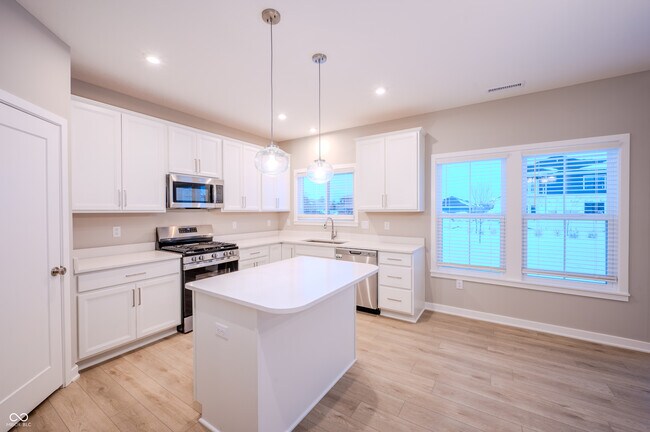 Building Photo - 7294 Broadview Ln