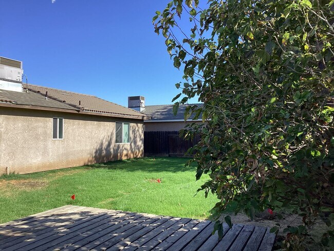 Building Photo - 1450 La Jolla Way