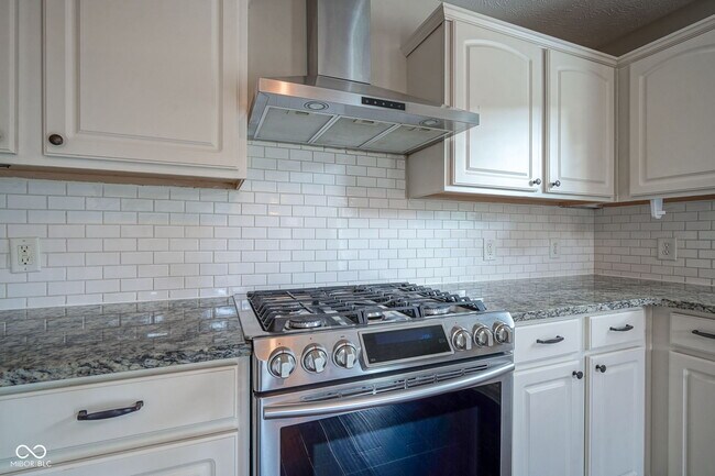 Building Photo - 4018 Ivory Ct