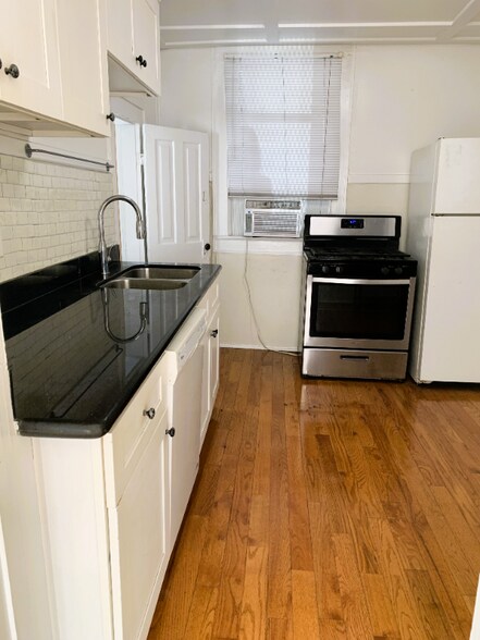 Building Photo - 7114 Freret St