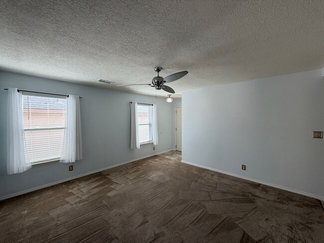 Building Photo - 3 Bedroom Single Story Home Available Near Dennis Chavez Blvd SW & 98th St SW!