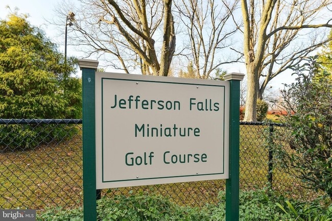 Building Photo - 2916 Bridgehampton Ct