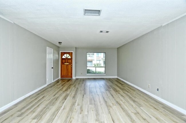 Building Photo - 7509 Daugherty St