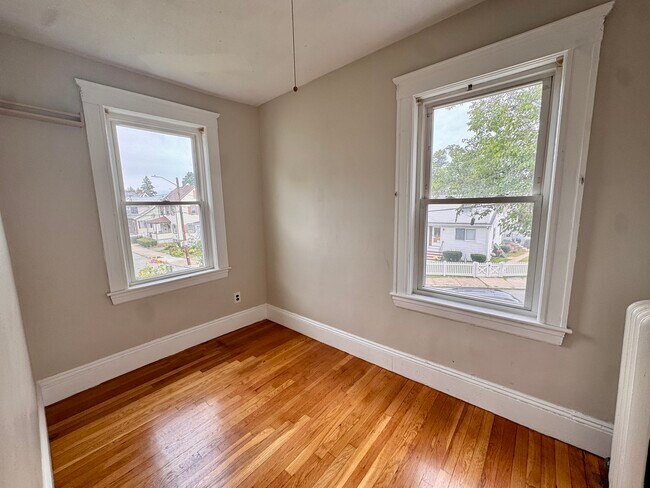 Building Photo - 87 Burget Ave