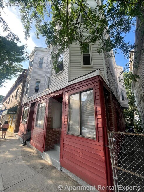 Building Photo - 213 Highland Ave