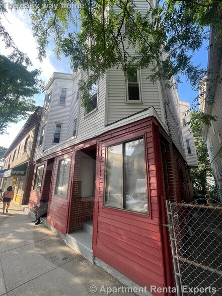 Primary Photo - 213 Highland Ave