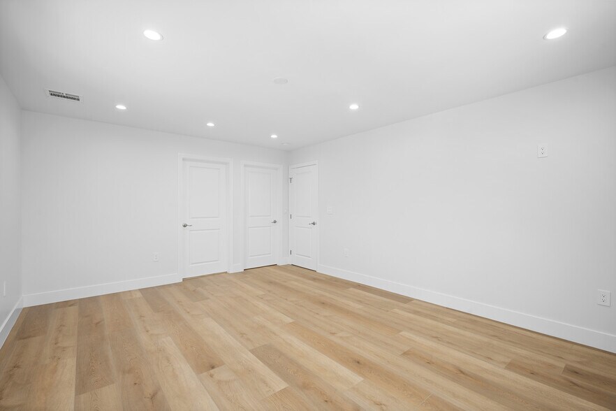 Building Photo - 6645 Fair Ave