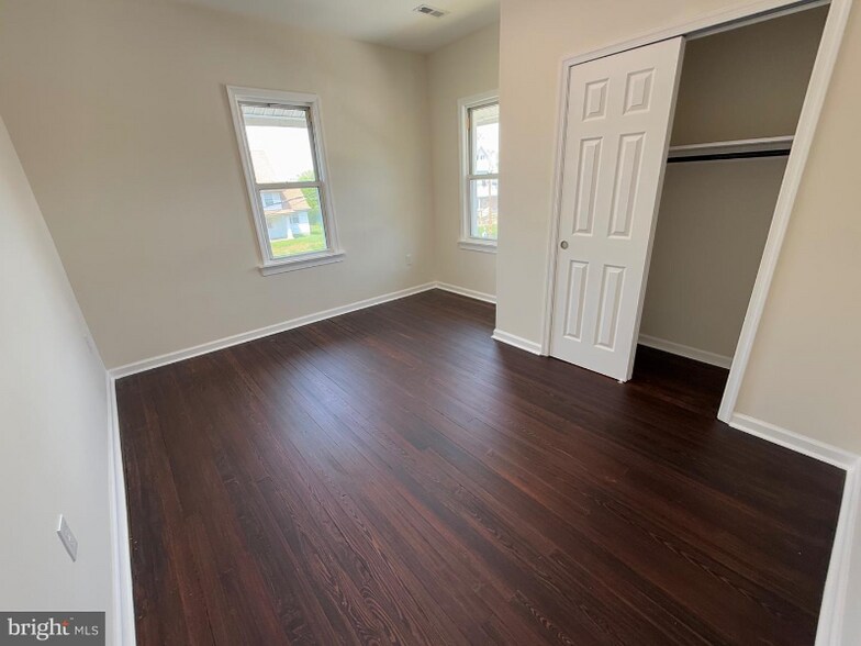 Building Photo - 1210 Eldridge Ave