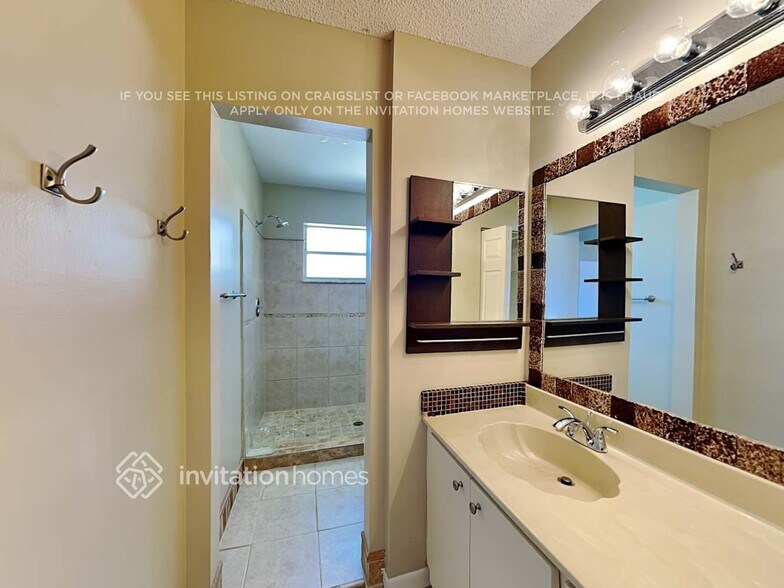 Building Photo - 9878 NW 2nd St