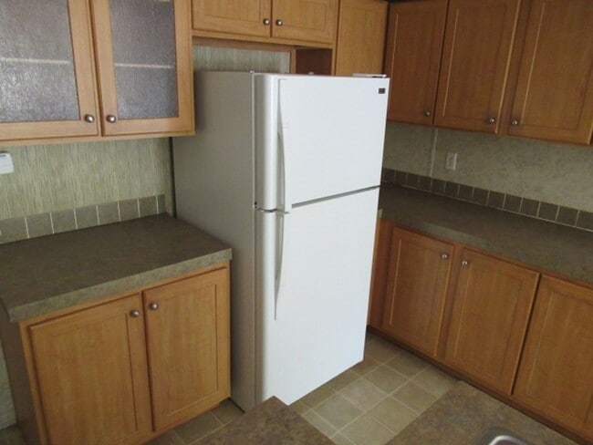 Building Photo - 406 Crystal Dr