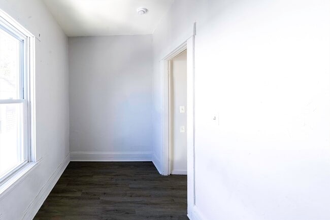 Building Photo - 30 Chestnut St