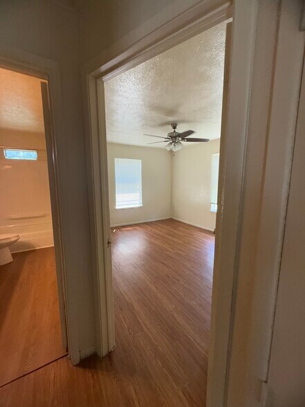 Building Photo - 3493 Country Club Rd