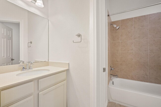 Building Photo - 28131 Scenic Shore Ln