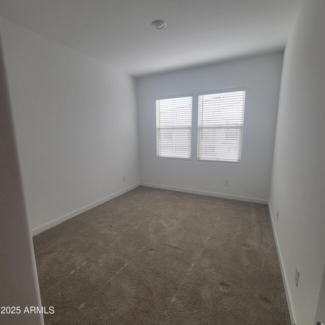 Building Photo - 4077 S Sabrina Dr