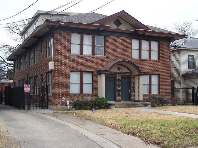 Primary Photo - 4600 Gaston Ave