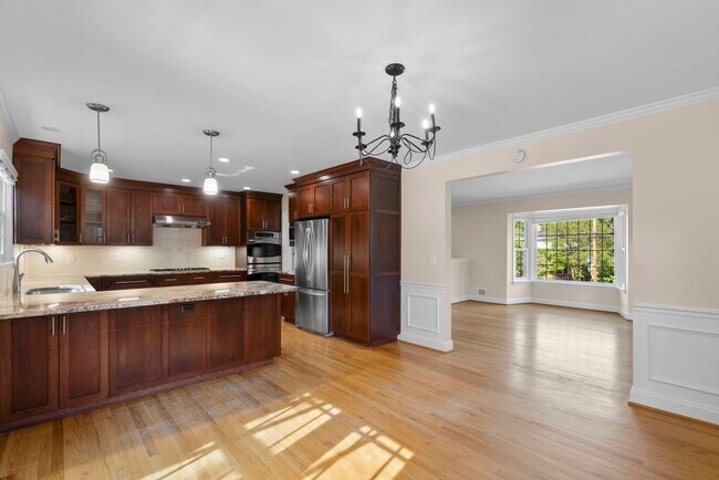 Building Photo - 3 Bed 2.5 Bath - Bethesda Split Level Single Family - Move In Ready