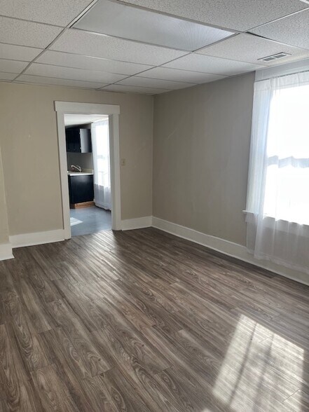 Living Room - 233 S Market St