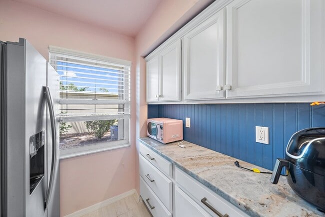 Building Photo - 433 Cerromar Ln