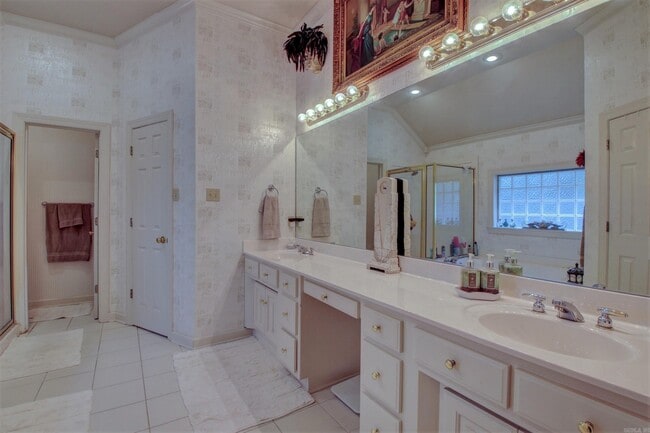 Building Photo - 210 Deauville Dr