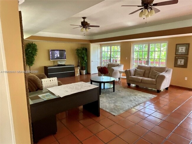 Building Photo - 9937 Nob Hill Pl