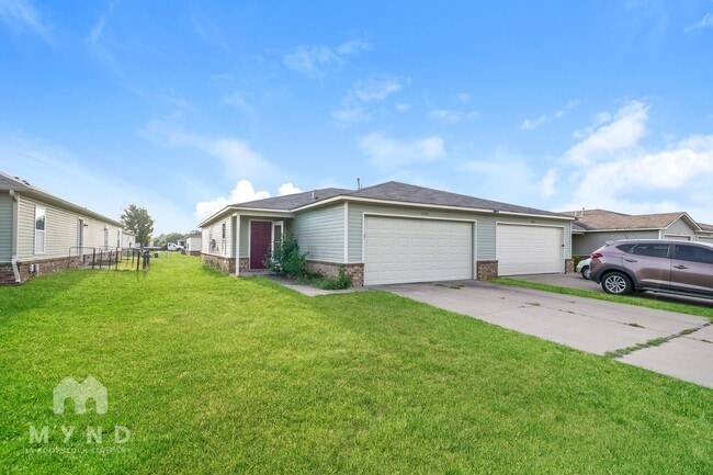 Building Photo - 5805 N 33rd St