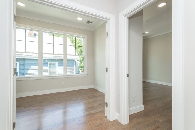 Building Photo - recently constructed 4 bed 2bath unit in Jamaica Plain is available on 9/1