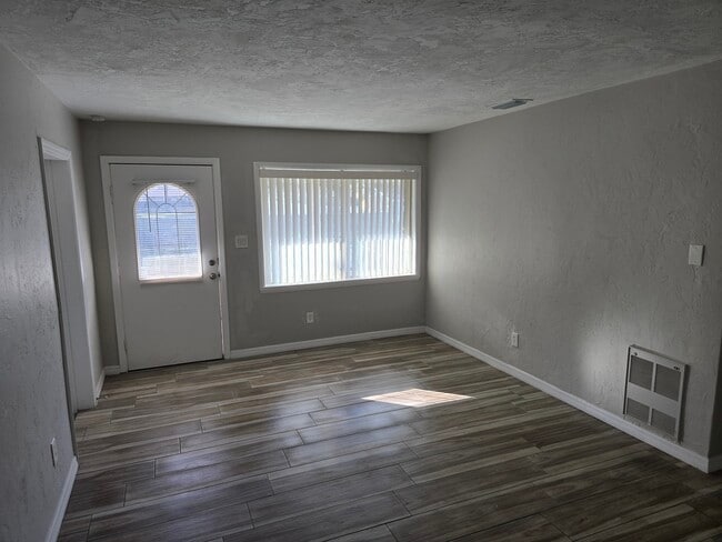 Building Photo - 1413 NW 19th Ct